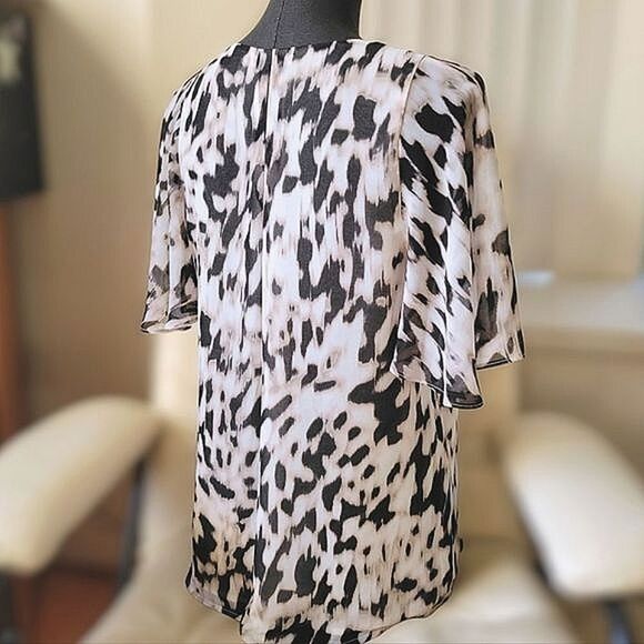 Calvin Klein abstract animal print flutter sleeve blouse - Picture 2 of 13